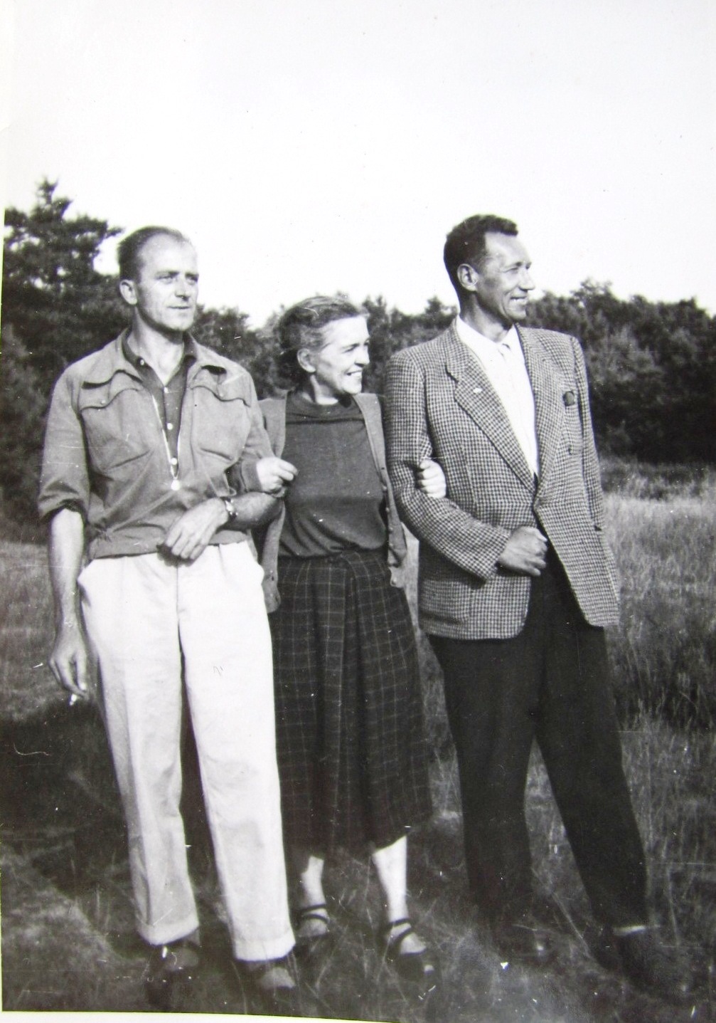 Od lewej L Ran-Rokicki, J.Kłopocka i J. Stachniuk Józefów ok 1958